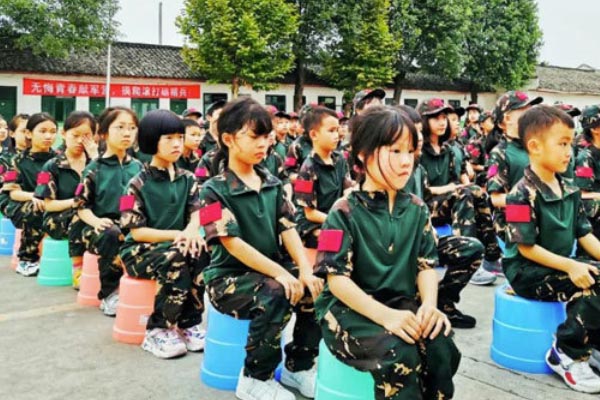 成都暑假小学生军训夏令营排行，这3家应该都听过