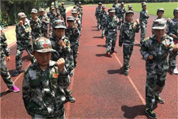 昆明小学生军事夏令营哪个好？好评机构推荐