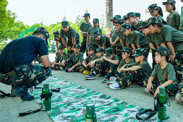 南京军训夏令营小学生哪个机构好？这两家机构闭眼入