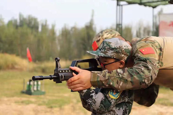 石家庄军训夏令营排名：辉煌少年和航图