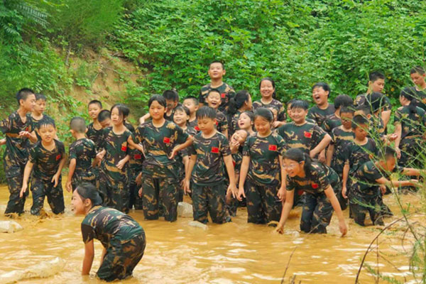 石家庄军事化夏令营哪个好？这两家机构口碑好
