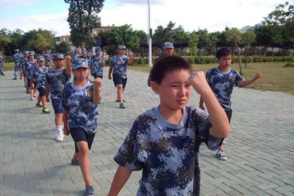 广州暑假军训夏令营收费,多机构价格一览!